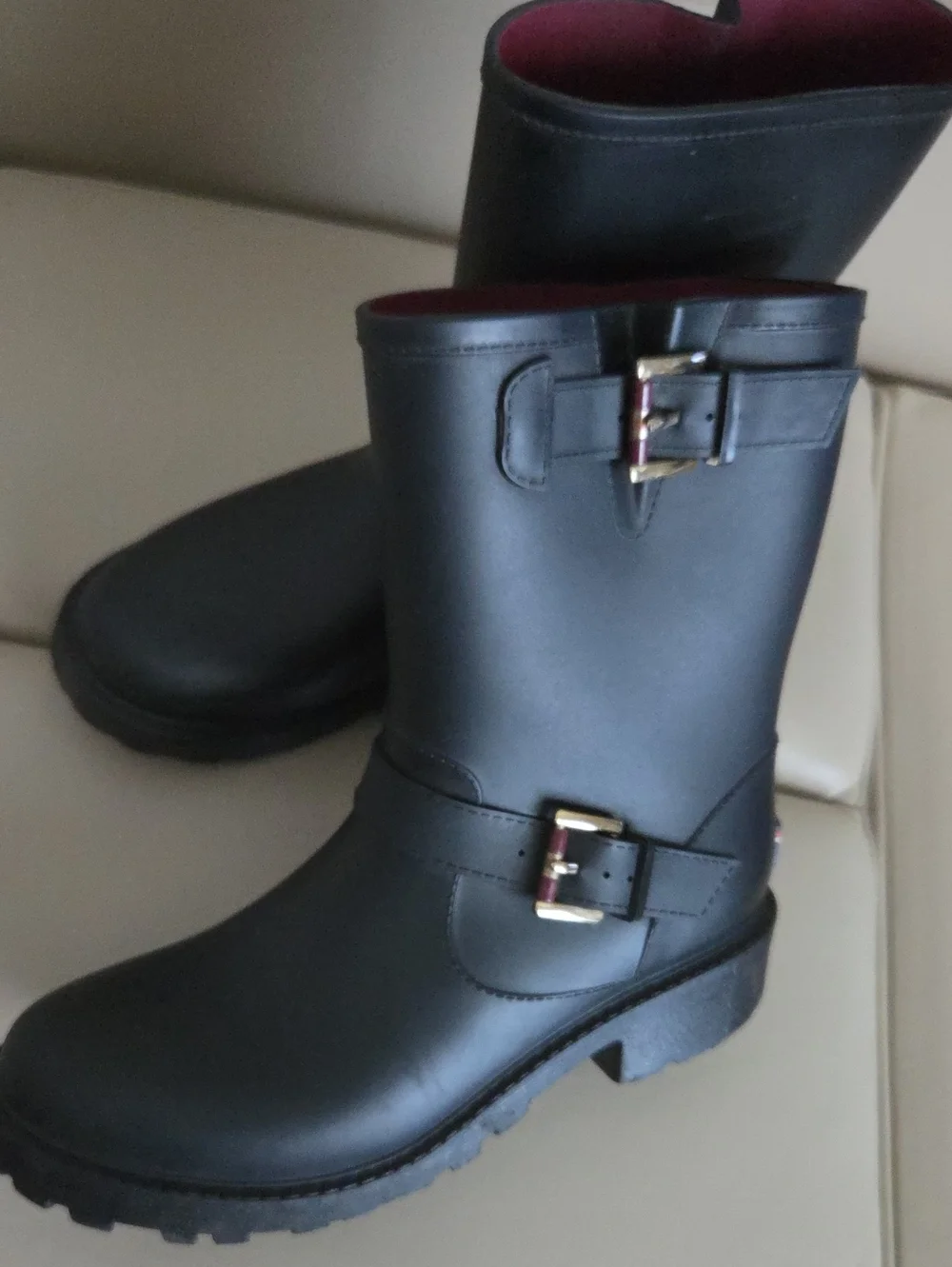 Tommy Hilfiger stylish women